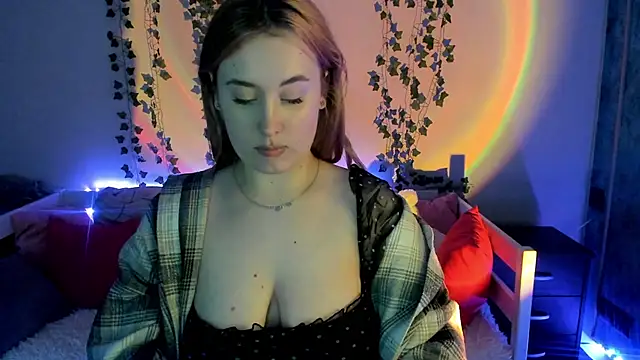 Snapshot of Emily_Gin chatting on 03/19/25, 05:41 Emily Gin online show from 03/19/25, 05:41