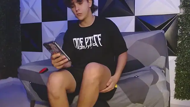 Snapshot of Dani_cumboy chatting on 03/09/25, 03:01 Dani cumboy online show from 03/09/25, 03:01