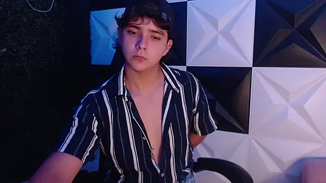 Snapshot of Dani_cumboy chatting on 02/25/25, 03:20 Dani cumboy online show from 02/25/25, 03:20