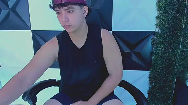 Snapshot of Dani_cumboy chatting on 09/28/25, 02:24 Dani cumboy online show from 09/28/25, 02:24