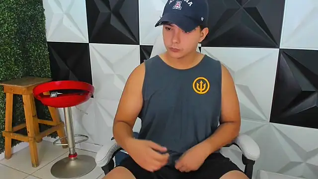 Snapshot of Dani_cumboy chatting on 11/16/25, 02:11 Dani cumboy online show from 11/16/25, 02:11