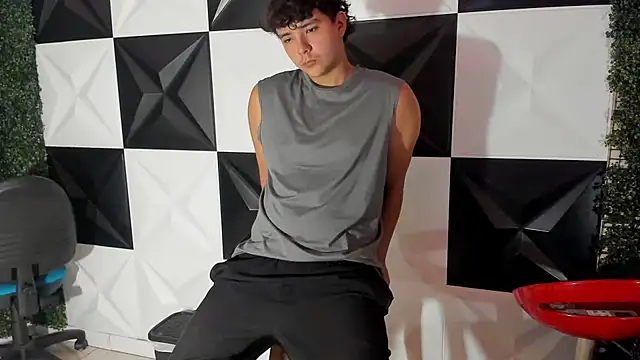 Snapshot of Dani_cumboy chatting on 10/25/25, 02:07 Dani cumboy online show from 10/25/25, 02:07