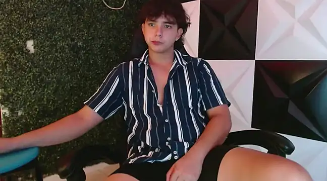 Snapshot of Dani_cumboy chatting on 02/15/25, 03:31 Dani cumboy online show from 02/15/25, 03:31