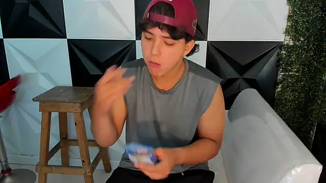 Snapshot of Dani_cumboy chatting on 11/08/25, 01:25 Dani cumboy online show from 11/08/25, 01:25