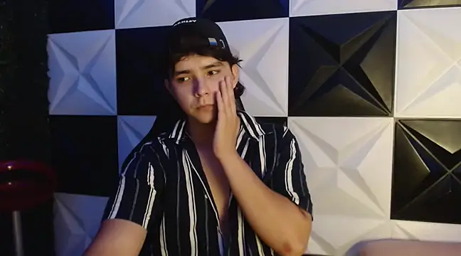 Snapshot of Dani_cumboy chatting on 02/21/25, 07:23 Dani cumboy online show from 02/21/25, 07:23