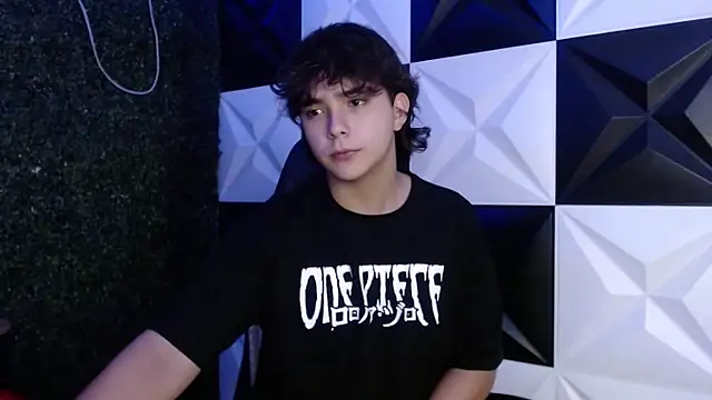 Snapshot of Dani_cumboy chatting on 03/07/25, 02:46 Dani cumboy online show from 03/07/25, 02:46