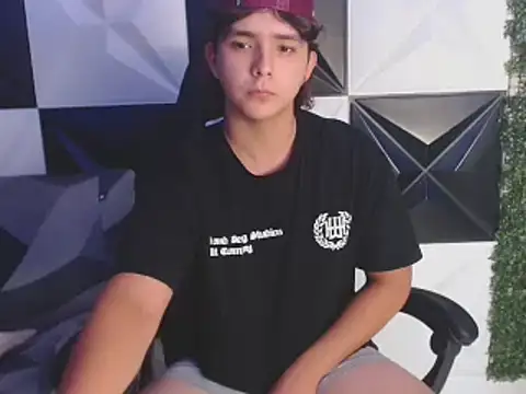 Snapshot of Dani_cumboy chatting on 03/20/25, 09:26 Dani cumboy online show from 03/20/25, 09:26