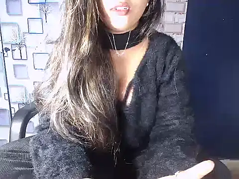 Snapshot of Hot_Naina- chatting on 12/18/24, 05:31 Hot Naina- online show from 12/18/24, 05:31