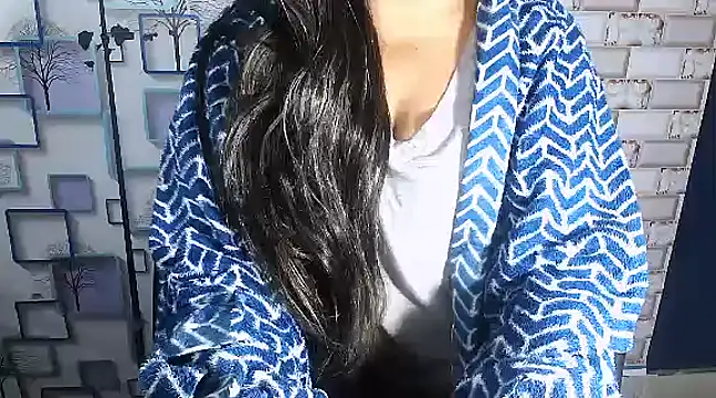 Snapshot of Hot_Naina- chatting on 01/23/25, 03:11 Hot Naina- online show from 01/23/25, 03:11