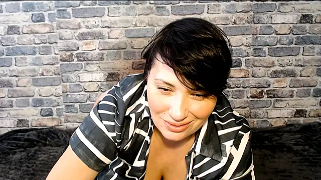 moly rushh online show from 04/04/26, 11:17