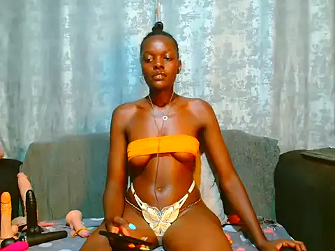 Snapshot of VANESAAMBER23 chatting on 11/12/25, 07:29 VANESAAMBER23 online show from 11/12/25, 07:29