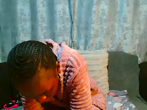 Snapshot of VANESAAMBER23 chatting on 10/21/25, 02:11 VANESAAMBER23 online show from 10/21/25, 02:11