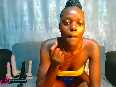 Snapshot of VANESAAMBER23 chatting on 10/25/25, 12:10 VANESAAMBER23 online show from 10/25/25, 12:10