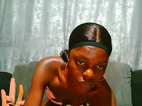 Snapshot of VANESAAMBER23 chatting on 11/30/25, 09:15 VANESAAMBER23 online show from 11/30/25, 09:15