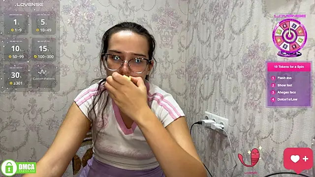 Snapshot of the_princese chatting on 10/14/25, 03:01 the princese online show from 10/14/25, 03:01