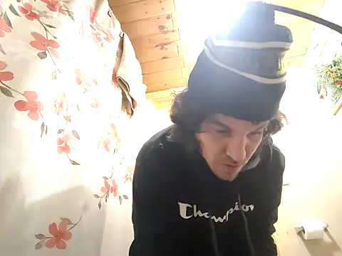 Snapshot of Lilsmokeshow017 chatting on 12/21/25, 03:30 Lilsmokeshow017 online show from 12/21/25, 03:30