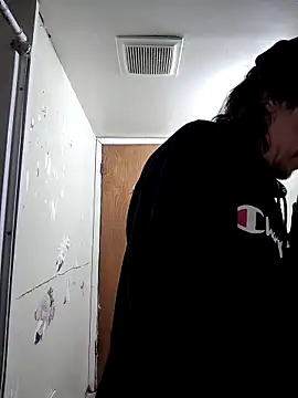 Lilsmokeshow017 online show from 10/28/25, 06:40