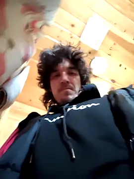 Snapshot of Lilsmokeshow017 chatting on 12/21/25, 04:19 Lilsmokeshow017 online show from 12/21/25, 04:19