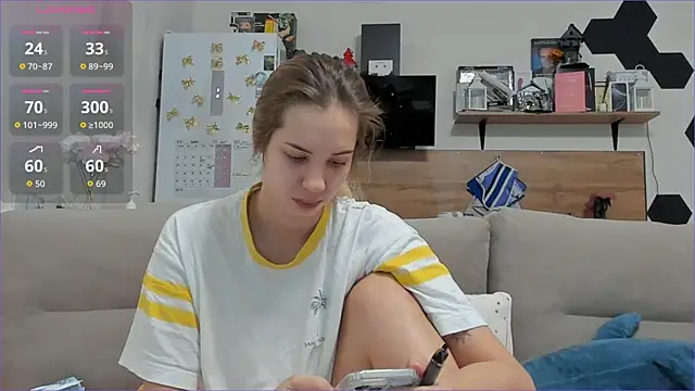 Girl alone home online show from 11/30/25, 02:56