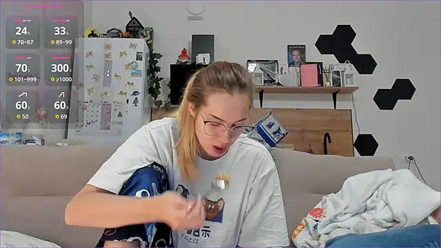 Girl alone home online show from 12/20/25, 03:09