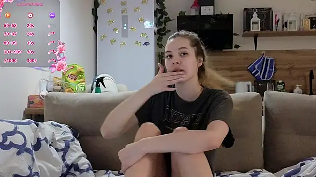 Girl alone home online show from 03/09/25, 03:16