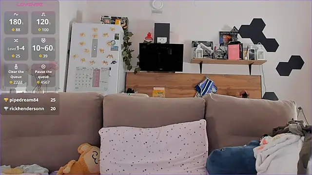 Girl alone home online show from 11/29/25, 04:45