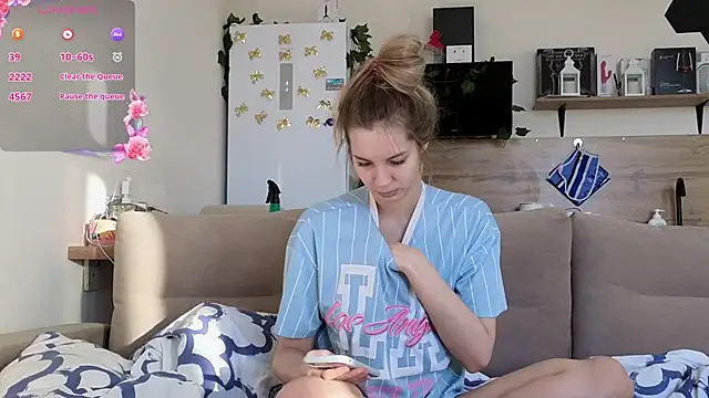 Girl alone home online show from 03/21/25, 03:44