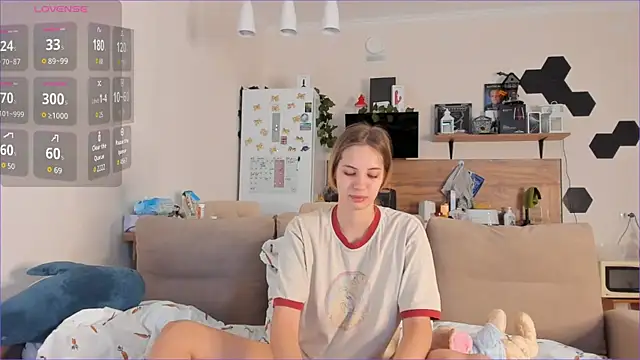Girl alone home online show from 09/25/25, 03:34