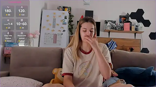 Girl alone home online show from 11/27/25, 03:51