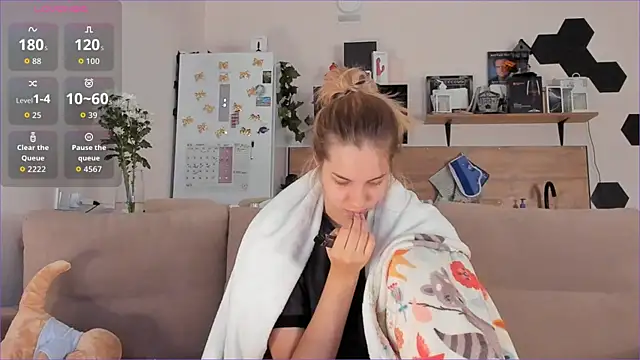 Girl alone home online show from 10/17/25, 03:54