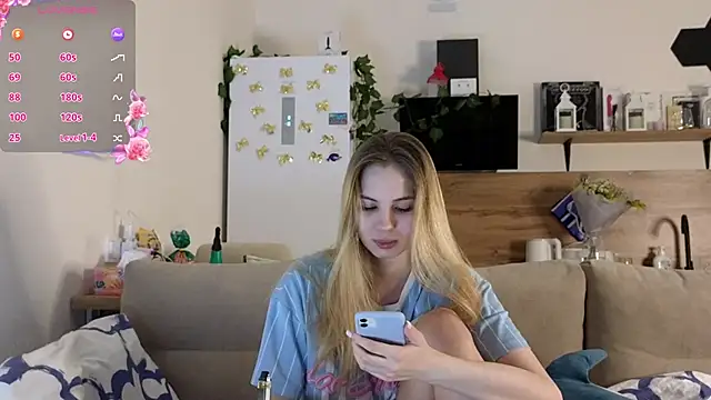 Girl alone home online show from 03/08/25, 01:39