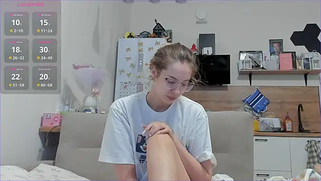 Girl alone home online show from 12/21/25, 05:09