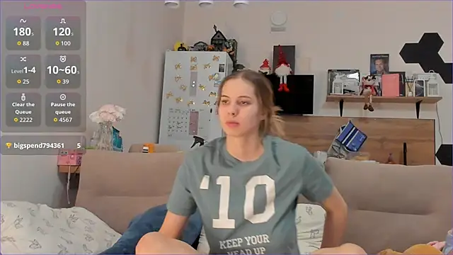 Girl alone home online show from 01/08/26, 03:51