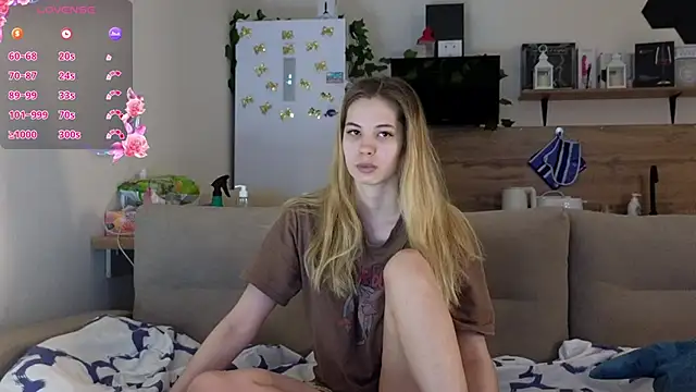 Girl alone home online show from 03/14/25, 03:48