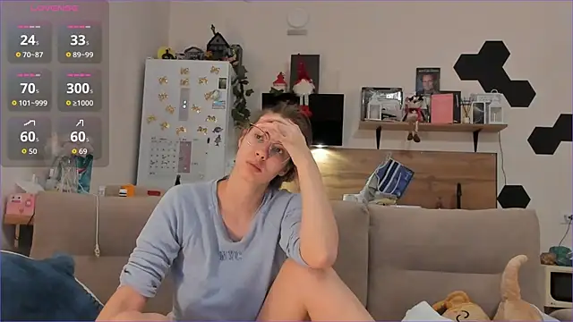 Girl alone home online show from 01/11/26, 12:50