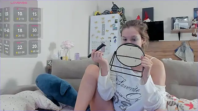 Girl alone home online show from 02/26/26, 03:39