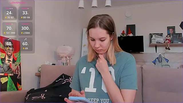 Girl alone home online show from 03/06/26, 03:56