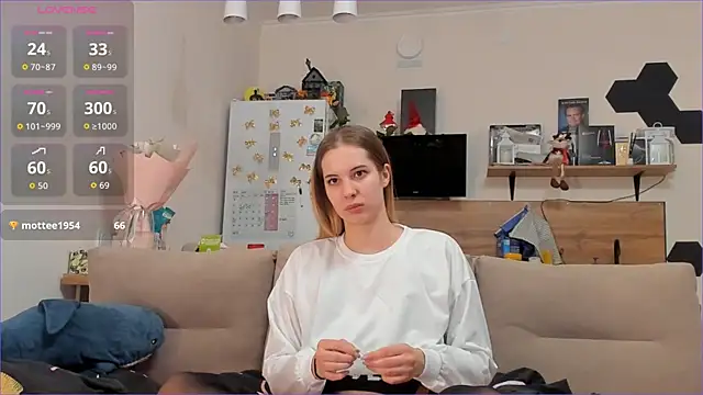 Girl alone home online show from 03/26/26, 03:54