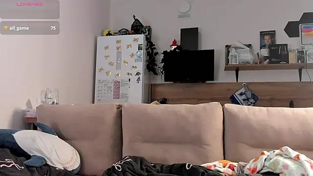 Snapshot of Girl_alone_home chatting on 06/12/26, 03:54 Girl alone home online show from 06/12/26, 03:54
