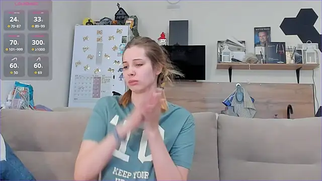 Snapshot of Girl_alone_home chatting on 04/27/26, 03:21 Girl alone home online show from 04/27/26, 03:21