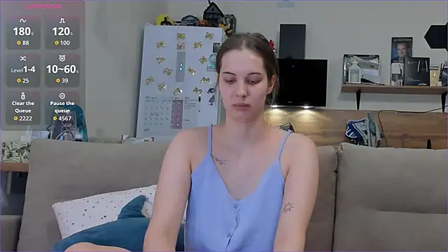 Girl alone home online show from 04/08/26, 03:13