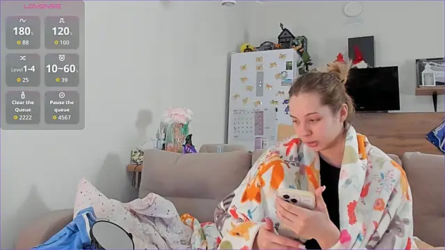 Girl alone home online show from 02/19/26, 03:58