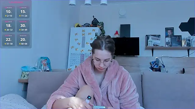 Girl alone home online show from 04/13/26, 03:54