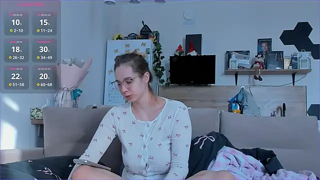 Girl alone home online show from 03/27/26, 03:59