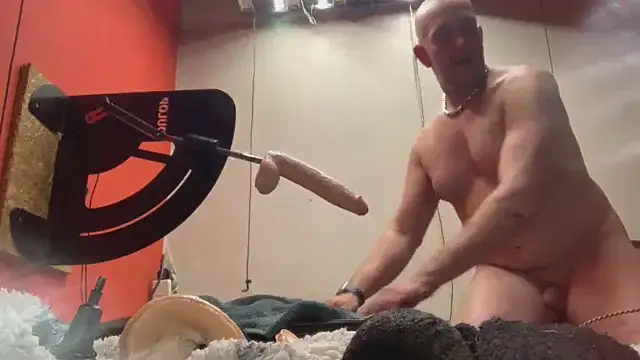 Bigtoyaddict online show from 04/11/26, 04:54