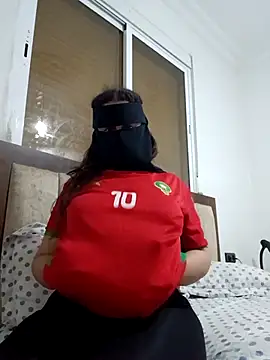 Snapshot of Saakoora chatting on 12/18/25, 10:46 Saakoora online show from 12/18/25, 10:46