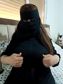 Snapshot of Saakoora chatting on 12/17/25, 01:49 Saakoora online show from 12/17/25, 01:49