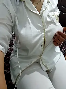 Snapshot of Saakoora chatting on 11/16/25, 09:30 Saakoora online show from 11/16/25, 09:30