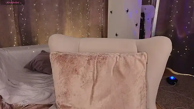 NaokoStifel online show from 10/24/25, 02:32