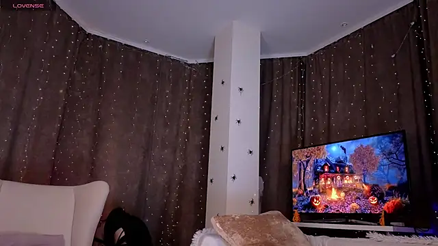 NaokoStifel online show from 10/31/25, 01:13